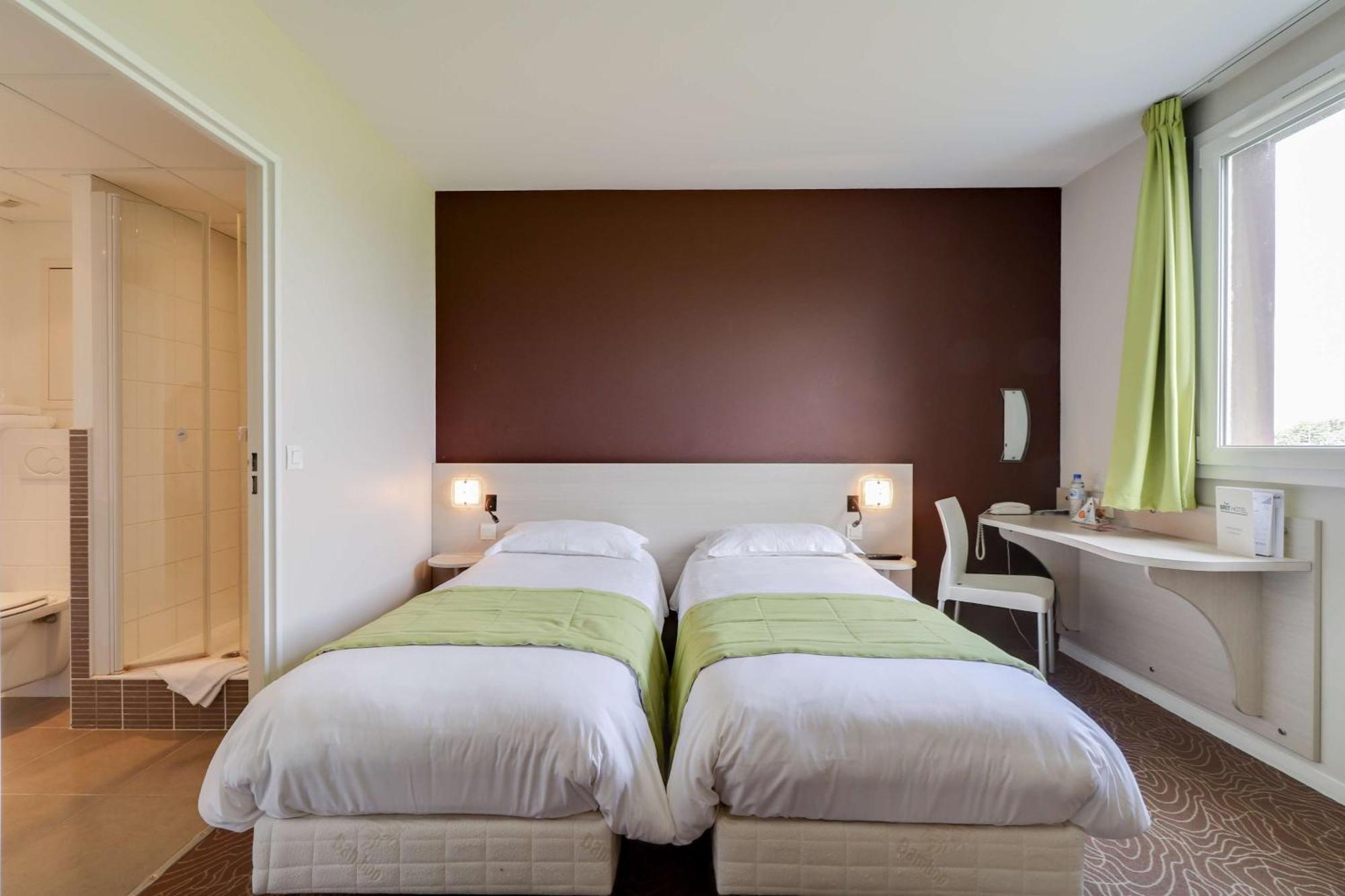 Brit Hotel Saint-Meen-Le-Grand En Broceliande Exterior photo