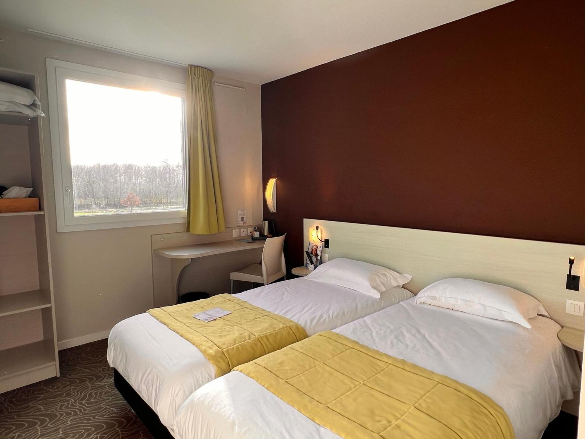 Brit Hotel Saint-Meen-Le-Grand En Broceliande Exterior photo
