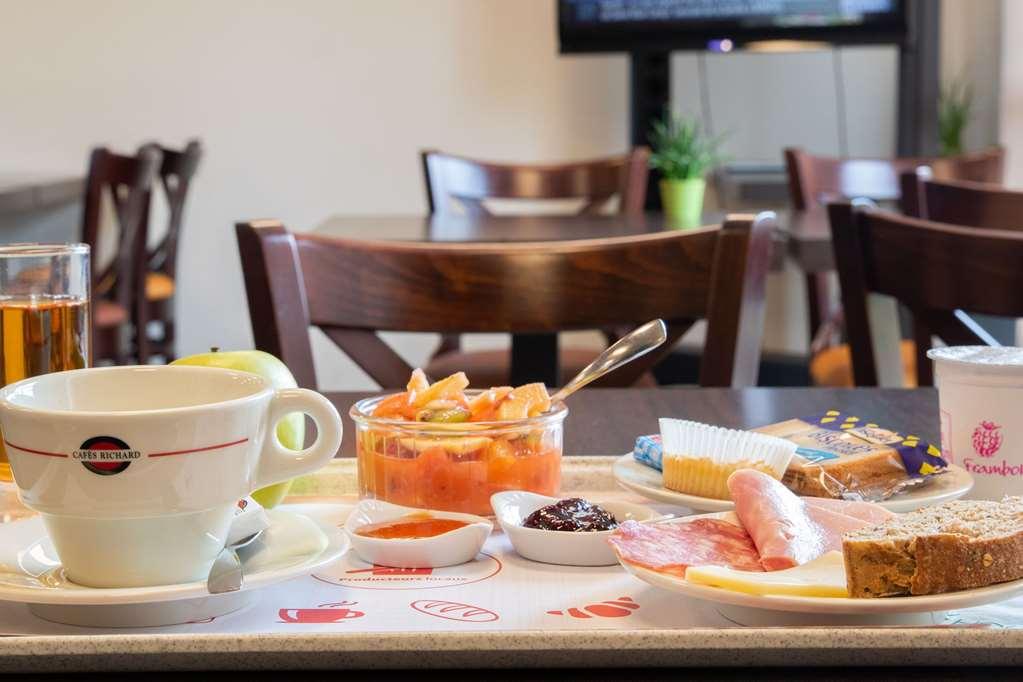 Brit Hotel Saint-Meen-Le-Grand En Broceliande Restaurant photo