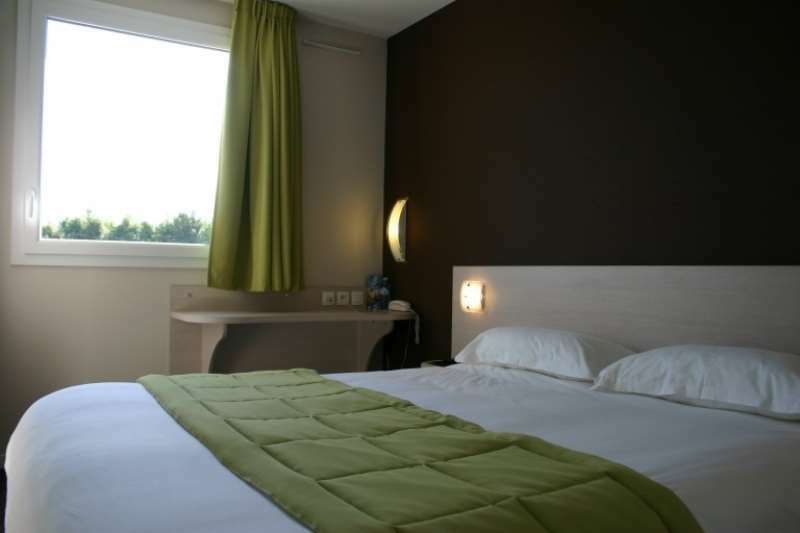 Brit Hotel Saint-Meen-Le-Grand En Broceliande Room photo